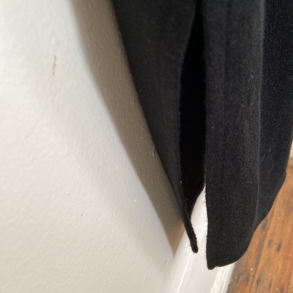 NINA LEONARD - Picture 3 of 4